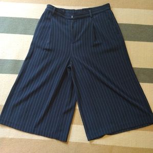 Uniqlo cropped pants/culottes